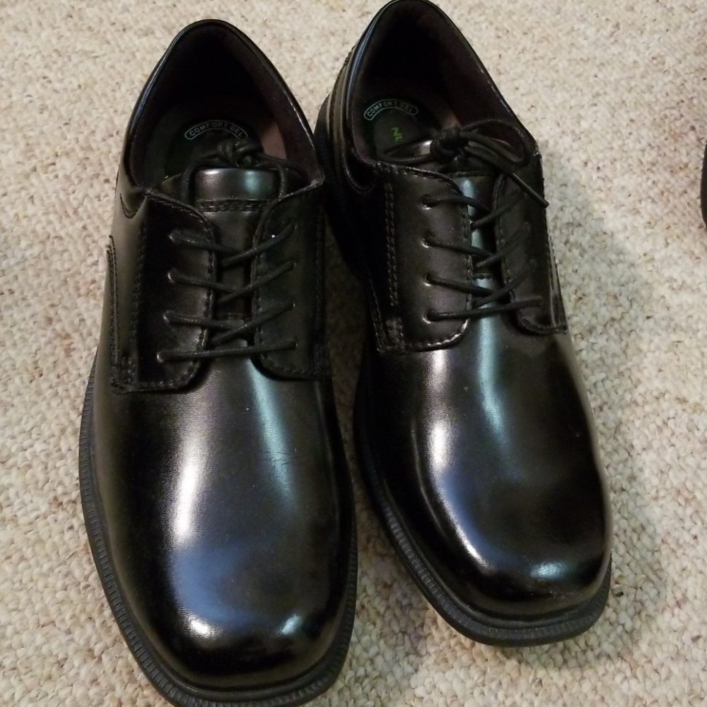 Dress shoes